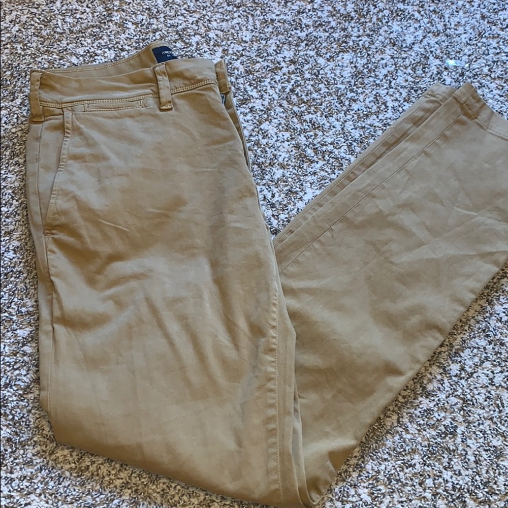 American Eagle Men’s Darker Khaki